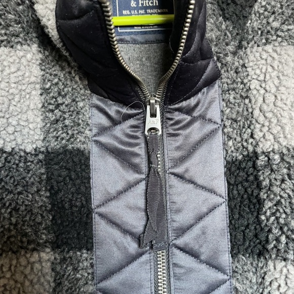 A&F Sherpa fleece zip up jacket - Picture 4 of 6